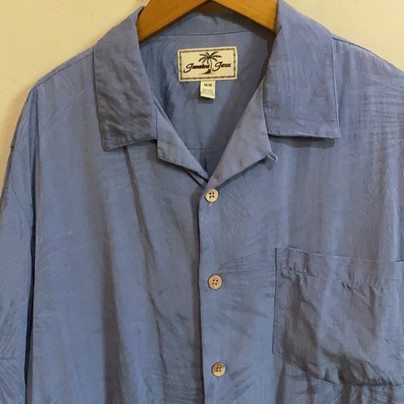 ✨ 4 for $20 ✨ Jamaica Jaxx Blue Silk button down size Medium - Picture 2 of 4